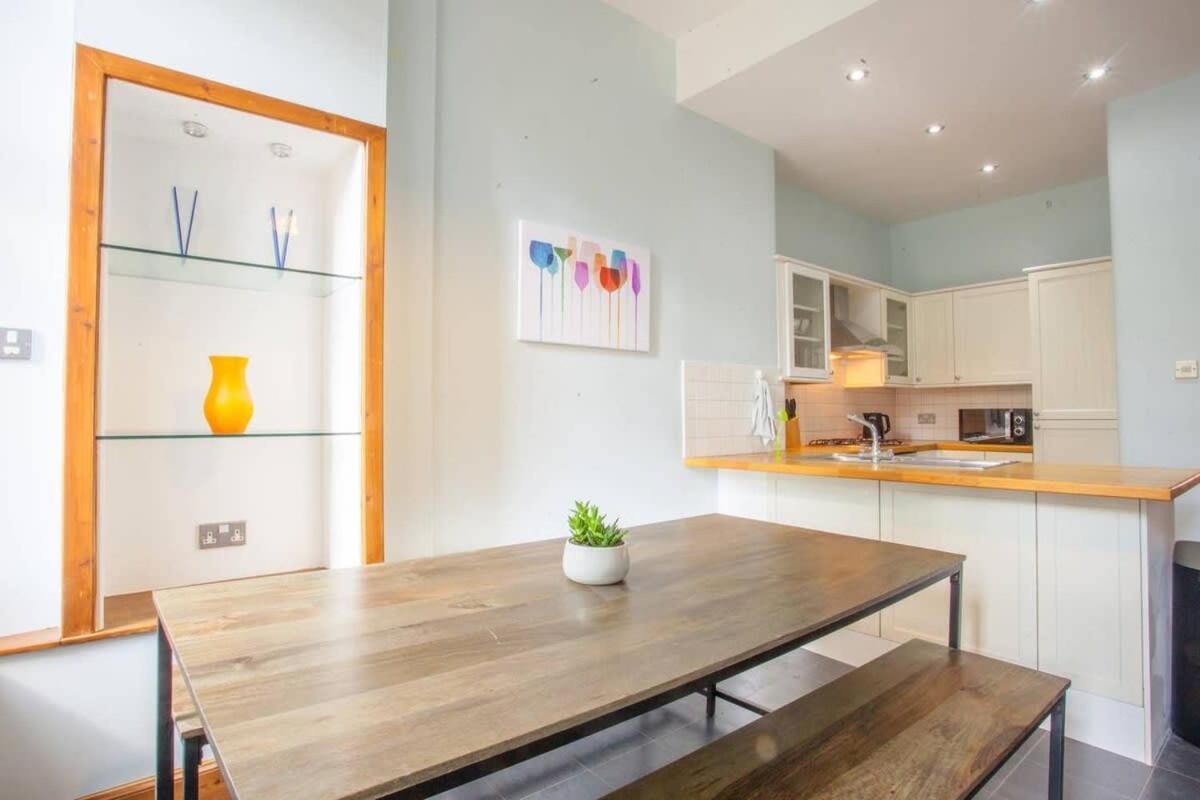 Modern, Light-Filled And Sleek West End Apartment Glasgow Ngoại thất bức ảnh